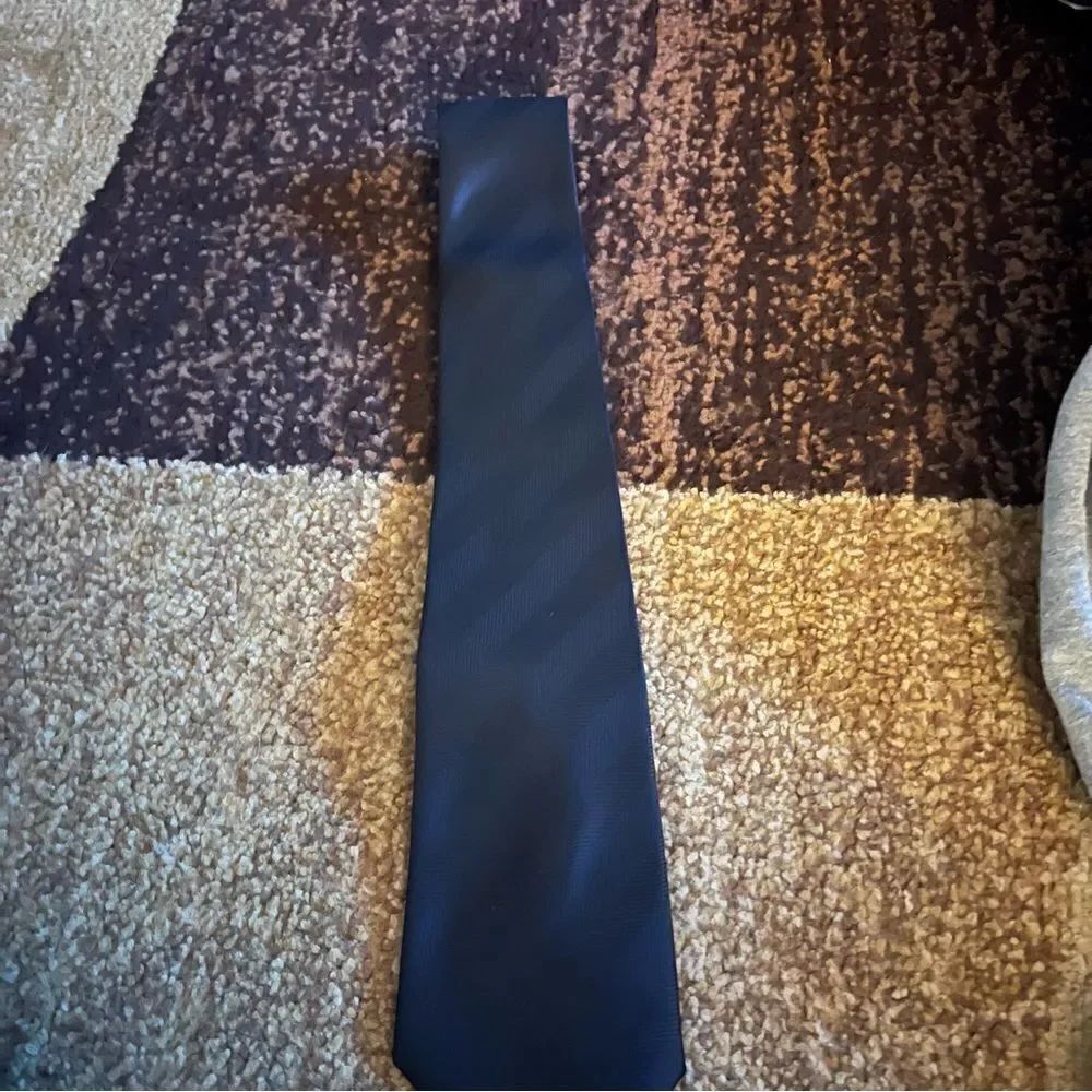 Basic Editions tie  - Picture 6 of 6